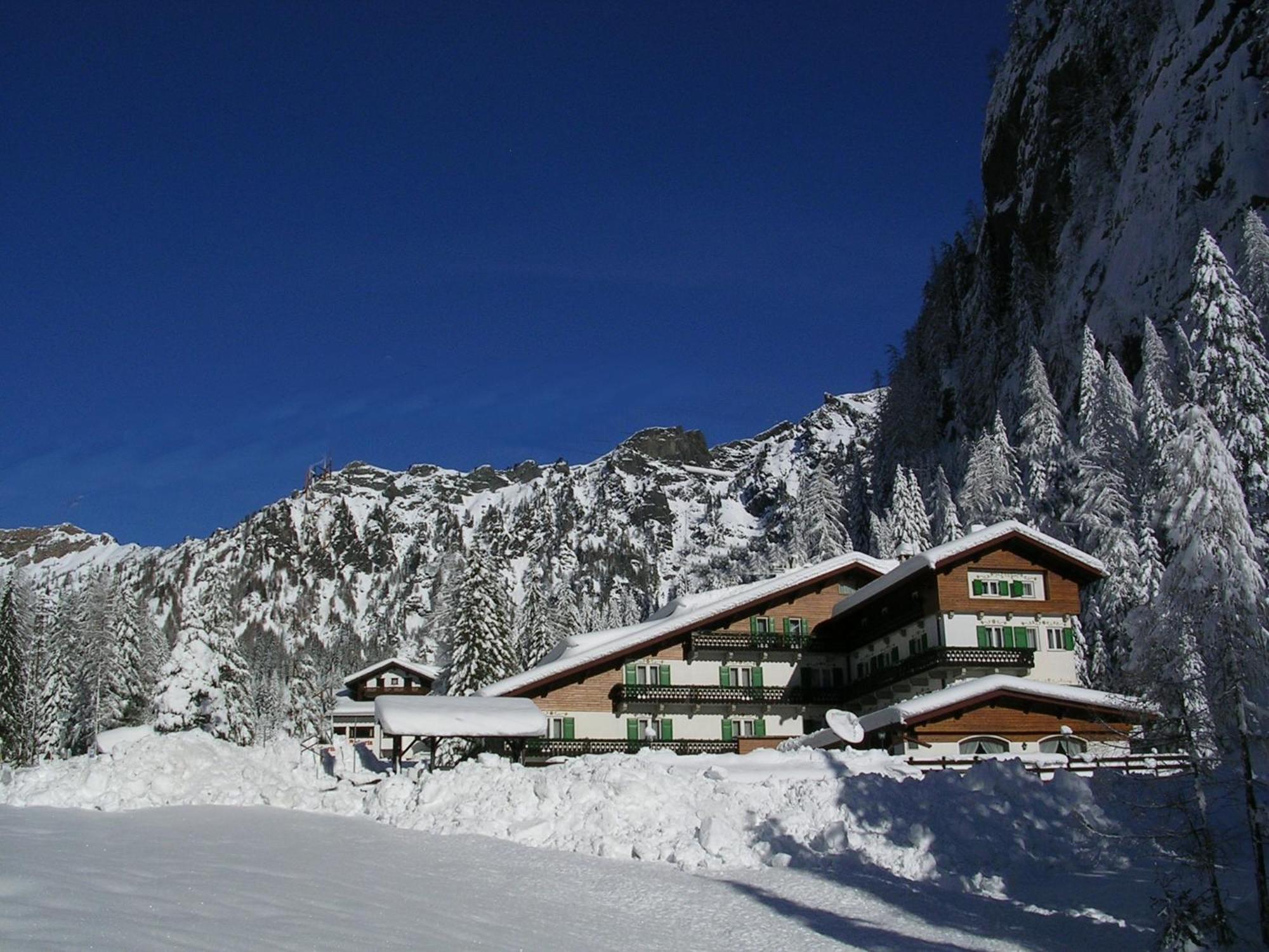 Hotel Roy Malga Ciapela Exterior photo