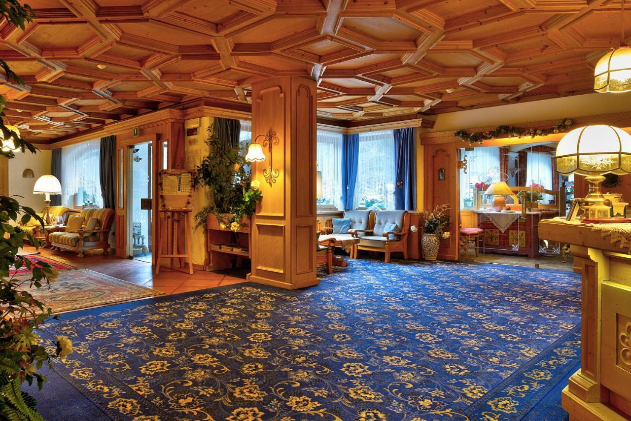 Hotel Roy Malga Ciapela Exterior photo